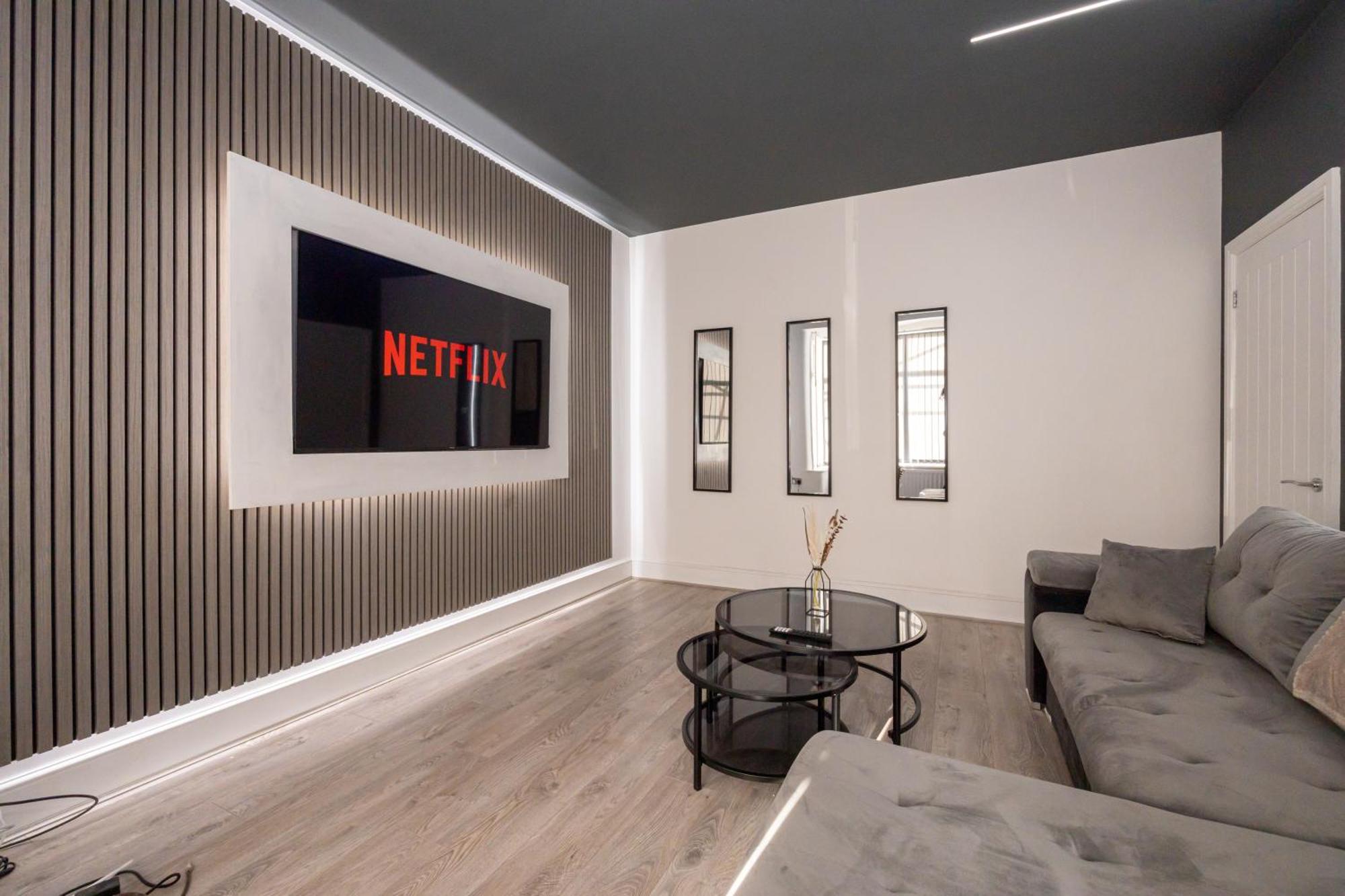 Sleek Retreat Modern With Games And Cinema Lounge-sleeps 8 Bolton